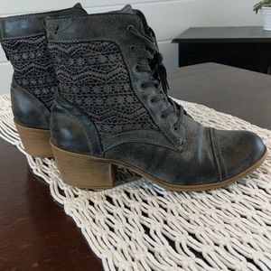 Women's short boot